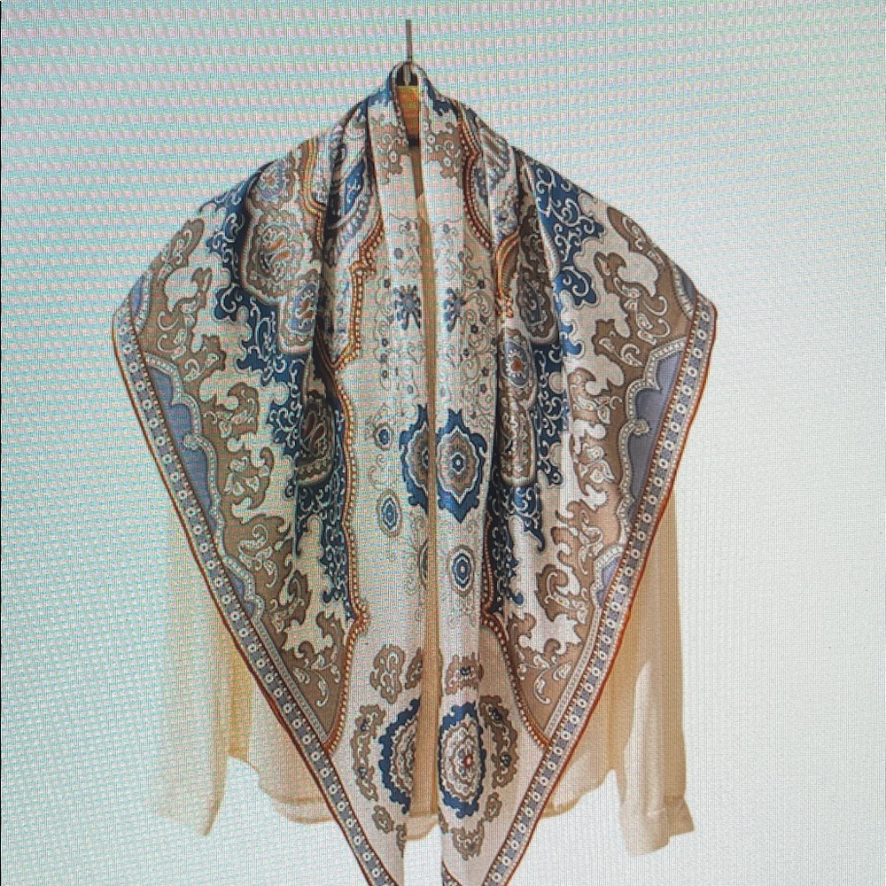 Chic Paisley Print Scarf in Blue and Brown